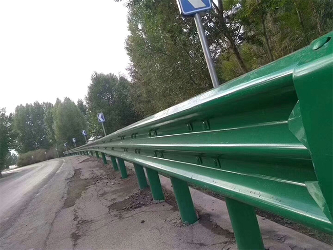 新疆公路防撞护栏
