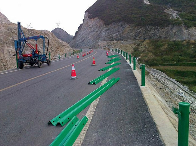 新疆高速公路护栏的设计要素有哪些？