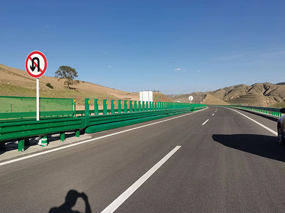 新疆高速波形护栏的安装顺序和步骤
