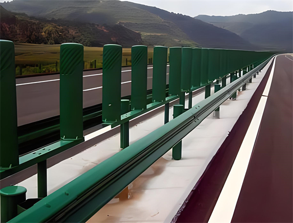 新疆三波护栏板在高速公路的应用